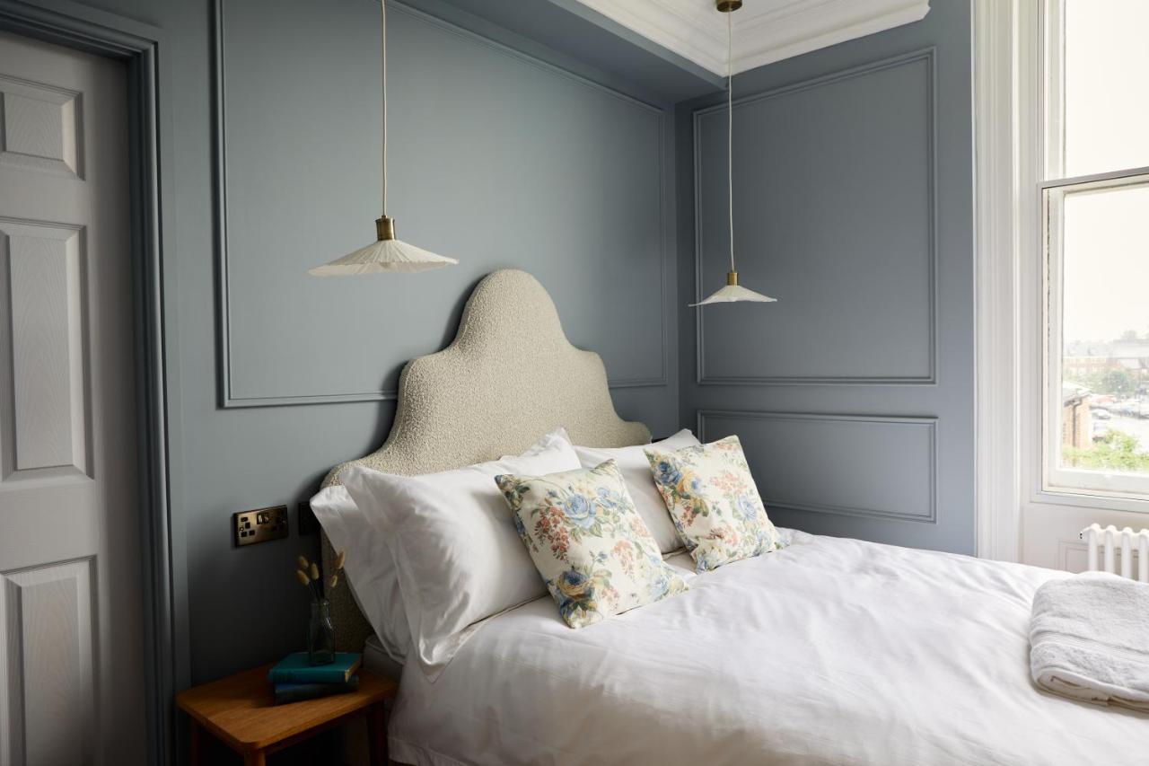 Railway House By Chateau Anna