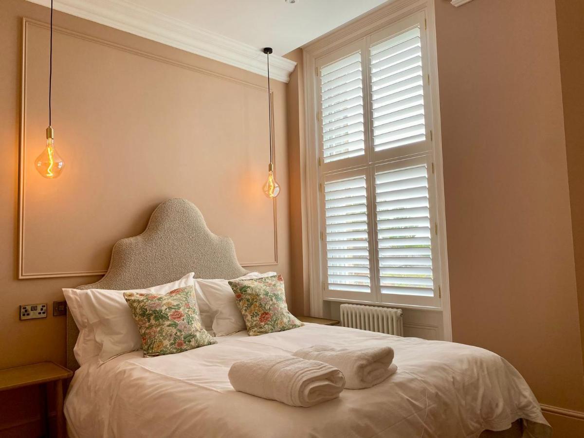 Railway House By Chateau Anna