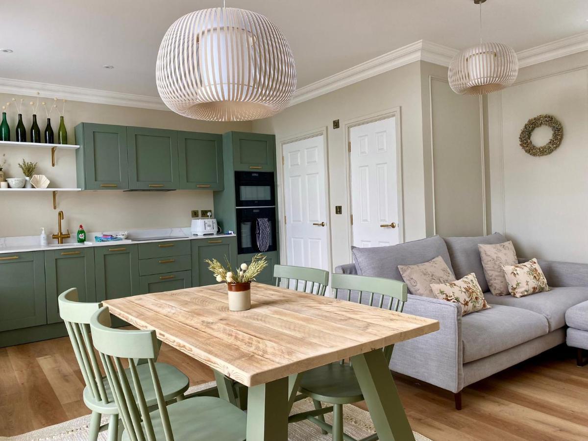 Railway House By Chateau Anna * York