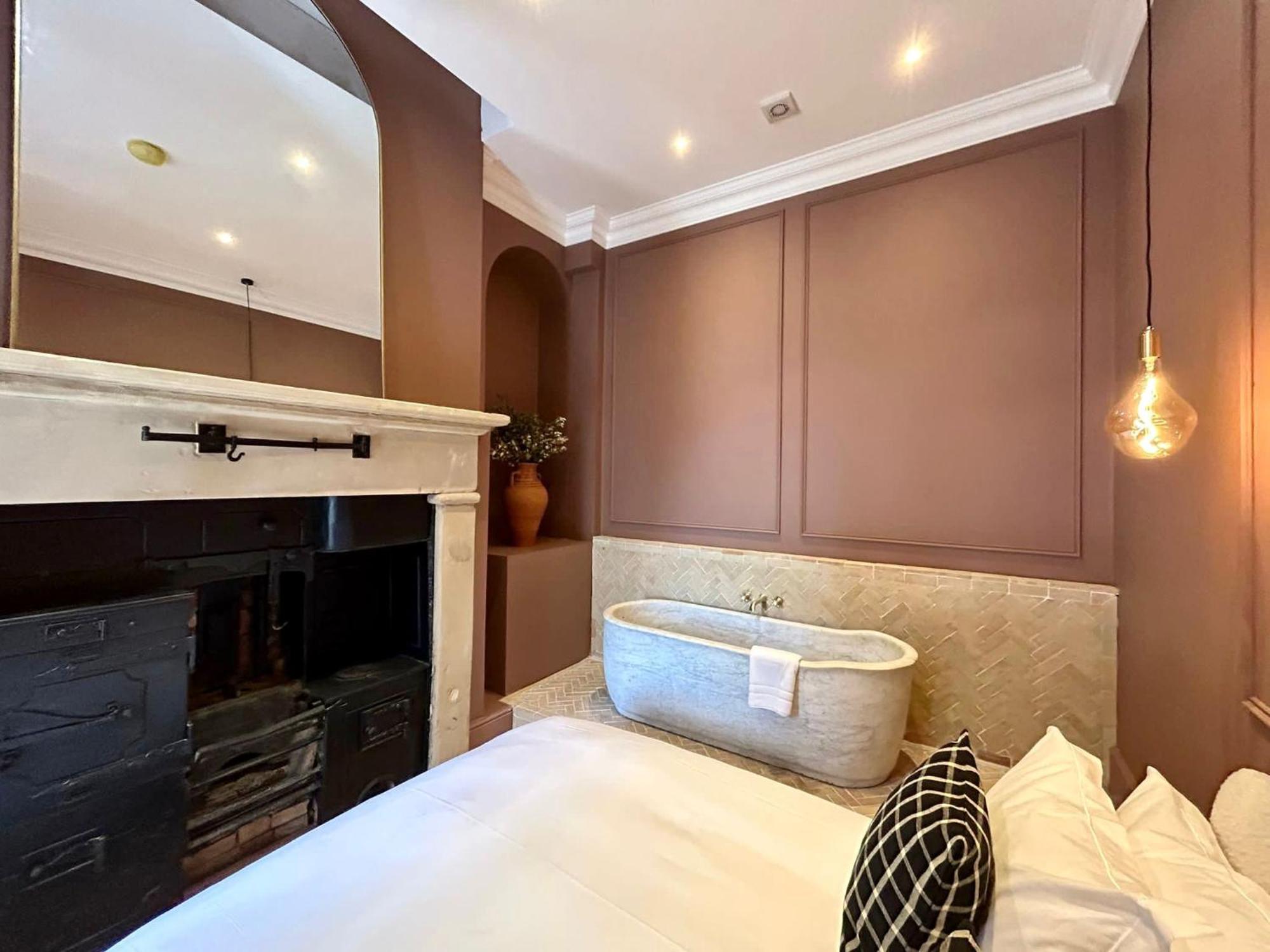 Aparthotel Railway House By Chateau Anna