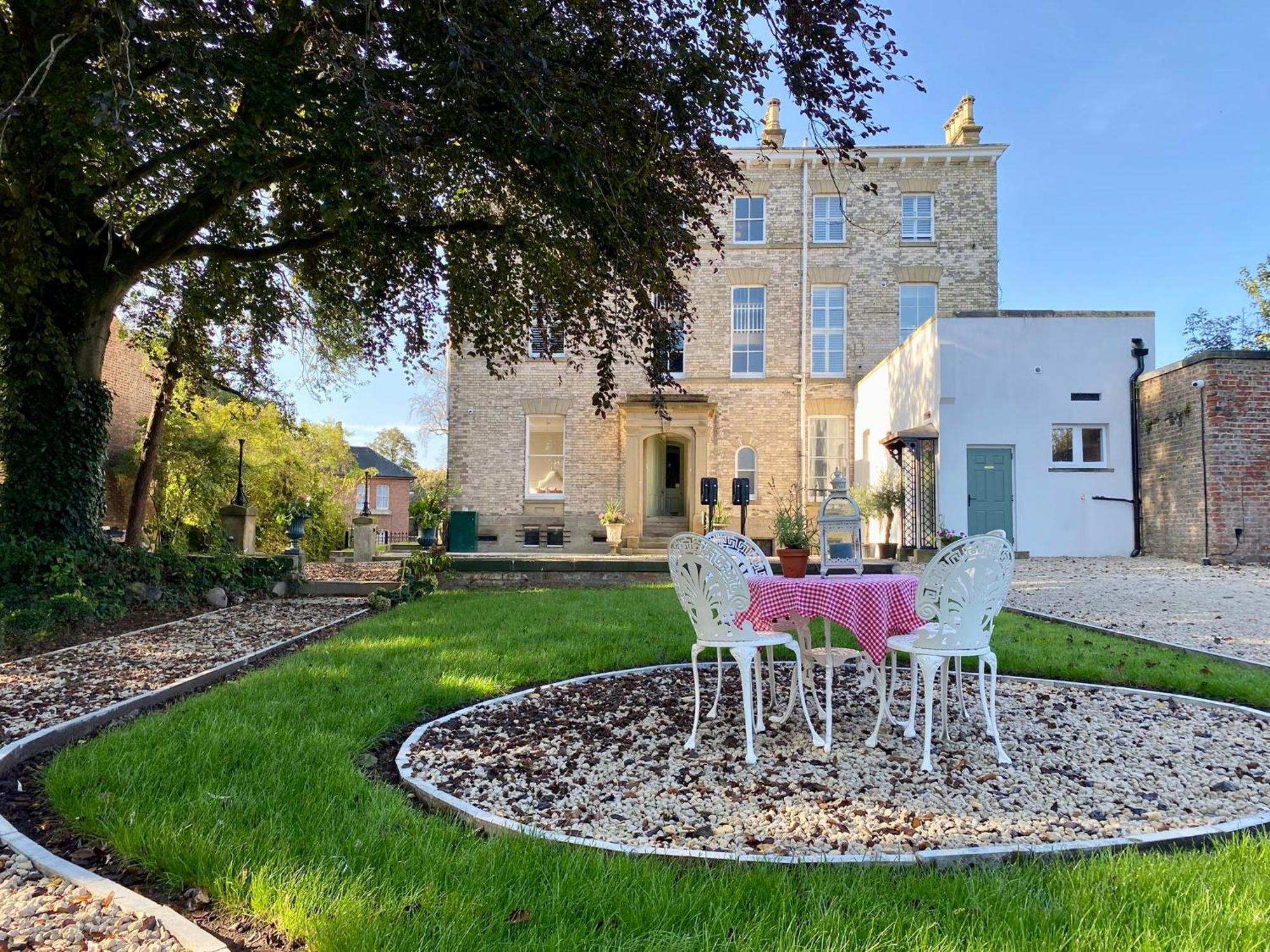 Railway House By Chateau Anna * York